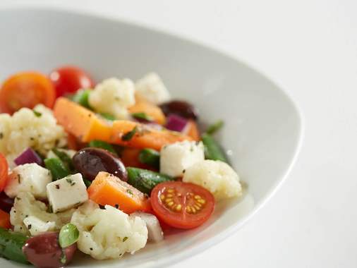 Salade grecque, tomate, olive et feta