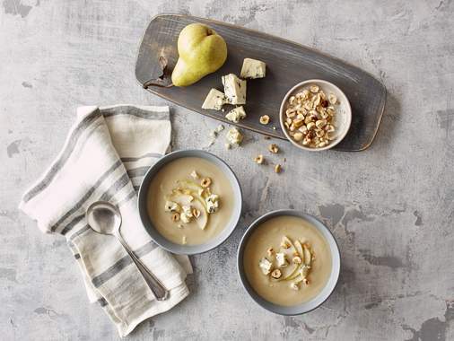 Chilled Fennel and Cauliflower Soup with Pear