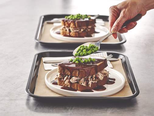 Sandwich « Hot Turkey », sauce brune à l'estragon