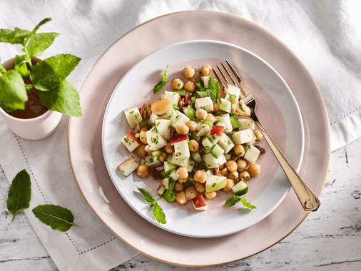 Salade de pois chiches, pommes et pacanes